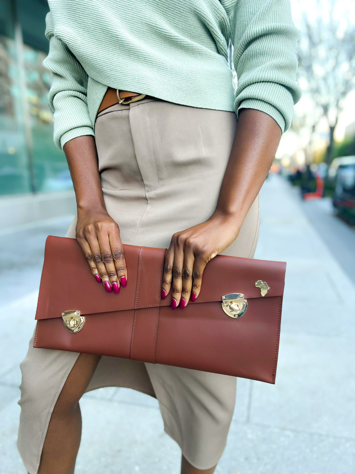 Nyonza Clutch