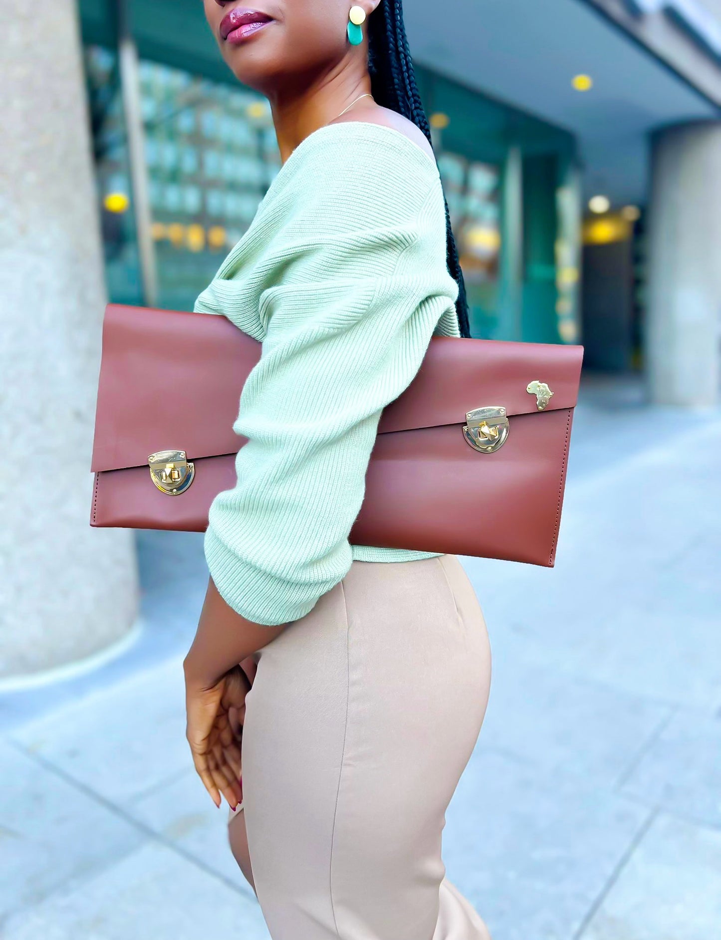 Nyonza Clutch