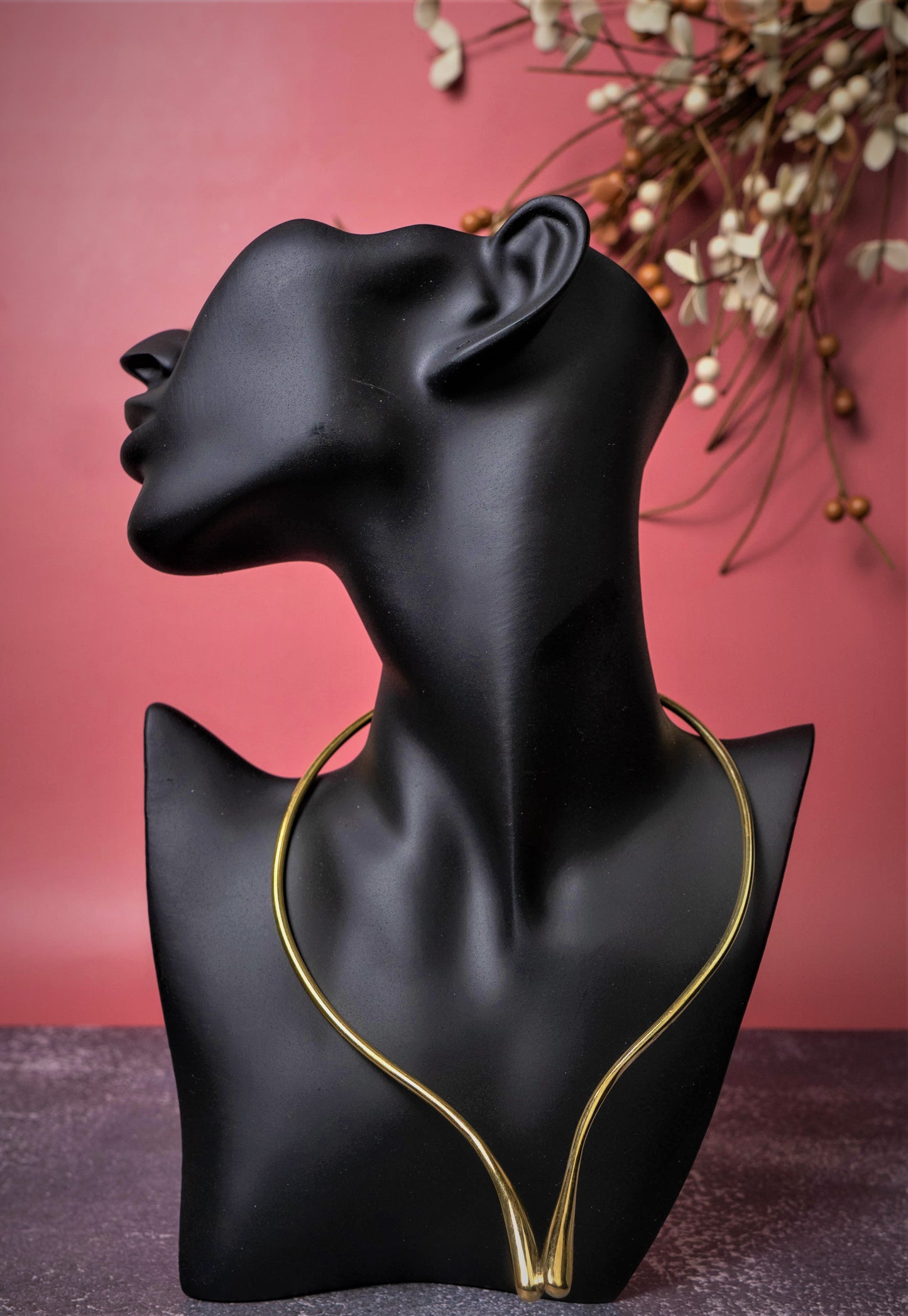 The Athena Choker